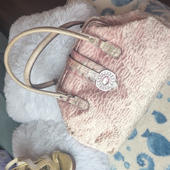 Pink faux fur Raviani satchel purse - Picture 8 of 8